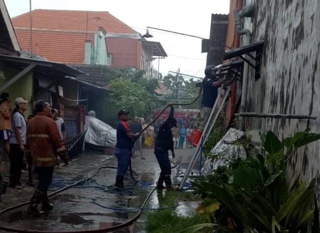 Rumah di Sooko Mojokerto Dilalap Si Jago Merah, Tiga Unit PMK Dikerahkan