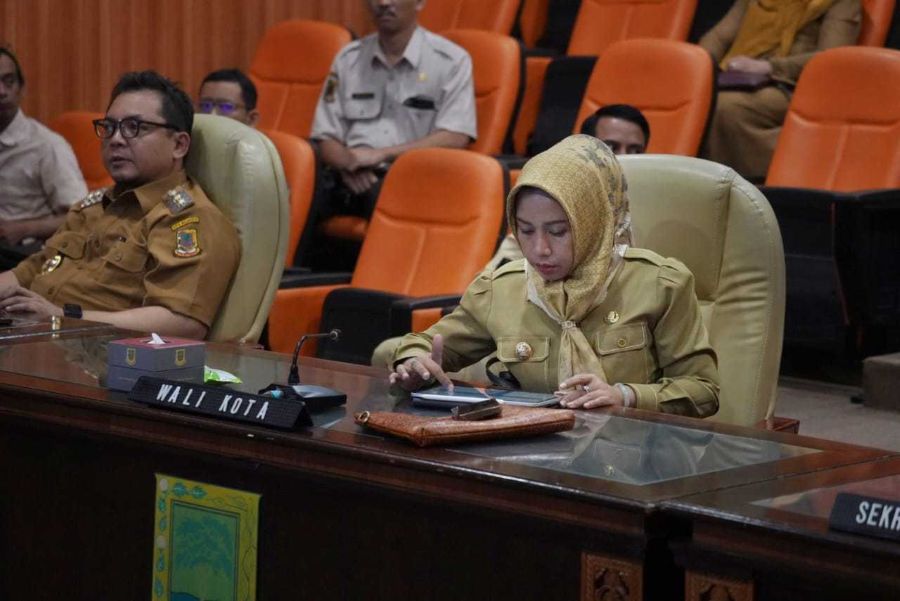 Wali Kota Mojokerto Ika Puspitasari Ikuti Rakor Inflasi Secara Daring