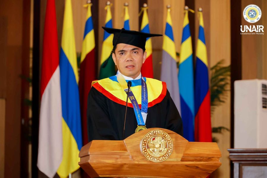 Arteria Dahlan Raih Gelar Doktor di Unair, Tegaskan Kampus Jadi Ruang Benahi Diri