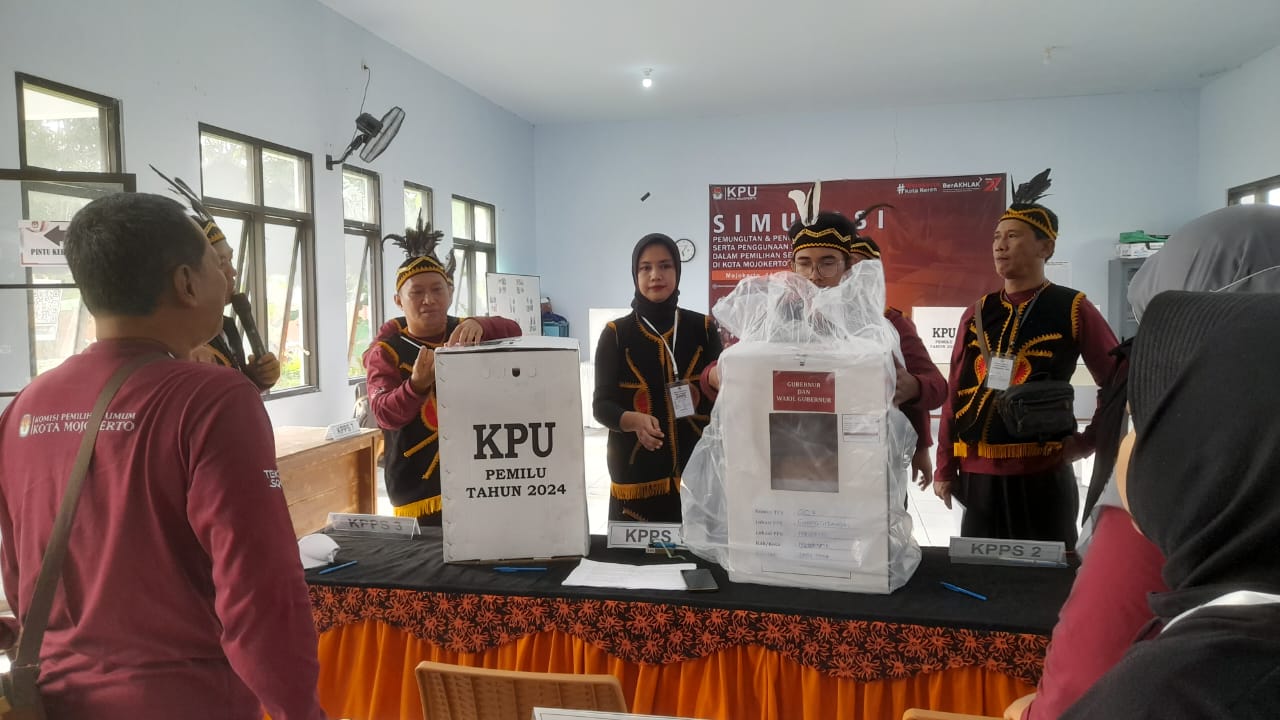 KPU Kota Mojokerto Gelar Simulasi Pencoblosan Hingga Penghitungan Suara Pilkada 2024