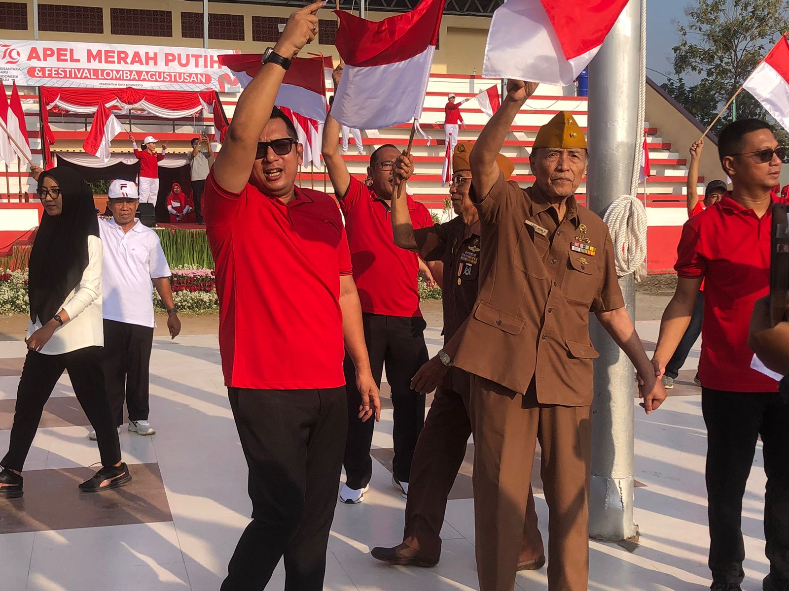 Dan..7900 Bendera Merah Putih Berkibar di Kota Mojokerto, Apel Merah Putih ASN Pemkot Mojokerto Meriah