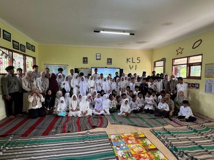 Mahasiswa KKN Ubaya dan Unair jadi Motor Penggerak Peringatan Isra Mi'raj di Trawas  