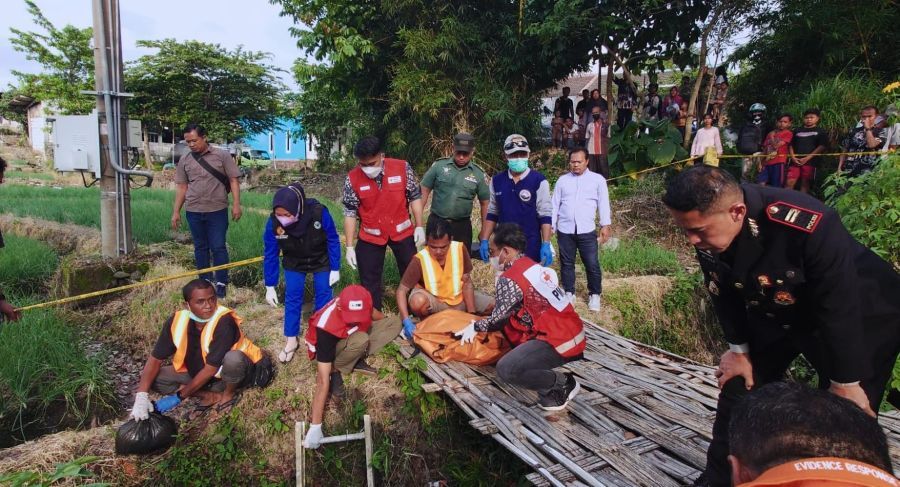 Pemancing Temukan Sosok Jasad Bayi di Aliran Sungai Kecil Pacet Mojokerto
