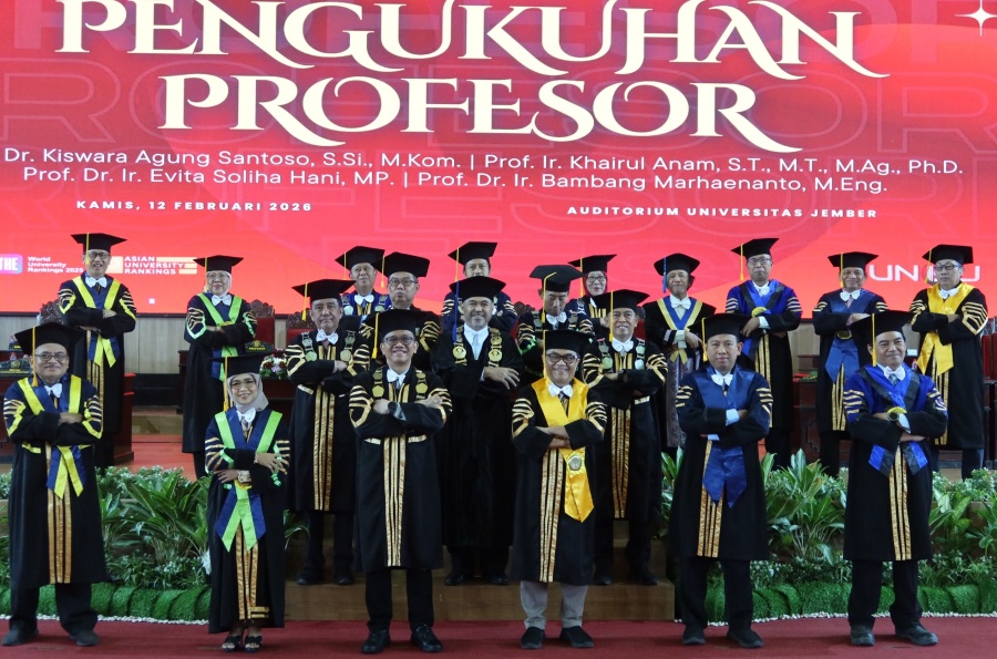 Pengukuhan 4 Guru Besar, UNEJ Miliki 101 Profesor !!!