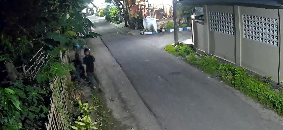 Maling Motor Gasak Honda Scoopy di Studio Musik Mojokerto, Aksi Terekam CCTV