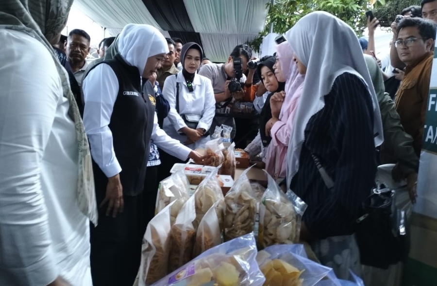 Warga Pacet Mojokerto Serbu Pasar Murah, Harga Sembako Jauh di Bawah HET