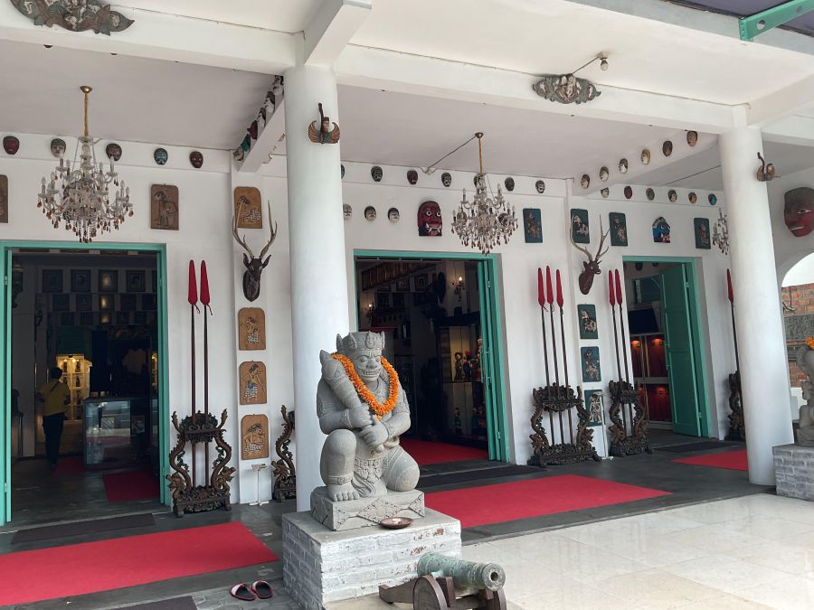 Menyusuri Jejak Pak Raden dan Si Unyil di Museum Gubug Wayang