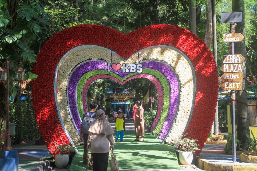 Libur Lebaran 2026, Kebun Binatang Surabaya Kebanjiran 40 Ribu Pengunjung