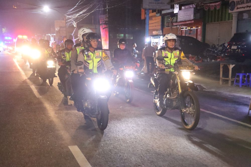 Sasar Titik Kumpul Remaja, Polres Mojokerto Kota Gelar Patroli Cipta Kondisi Jelang Tahap Pemungutan Suara