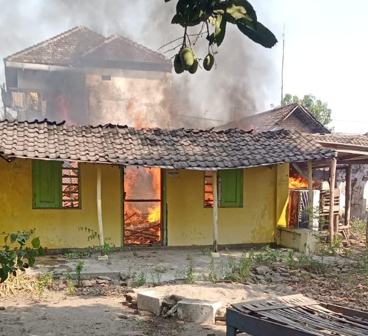 Rumah di Sooko Mojokerto Ludes Terbakar, Diduga Akibat Korsleting Listrik