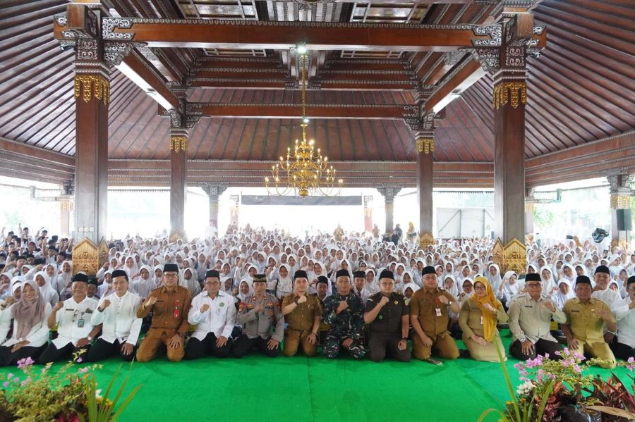 Luluskan 5.035 Santri Tahfidz, Pemkab Mojokerto Luncurkan Program Hafidz dan SPMB 2025
