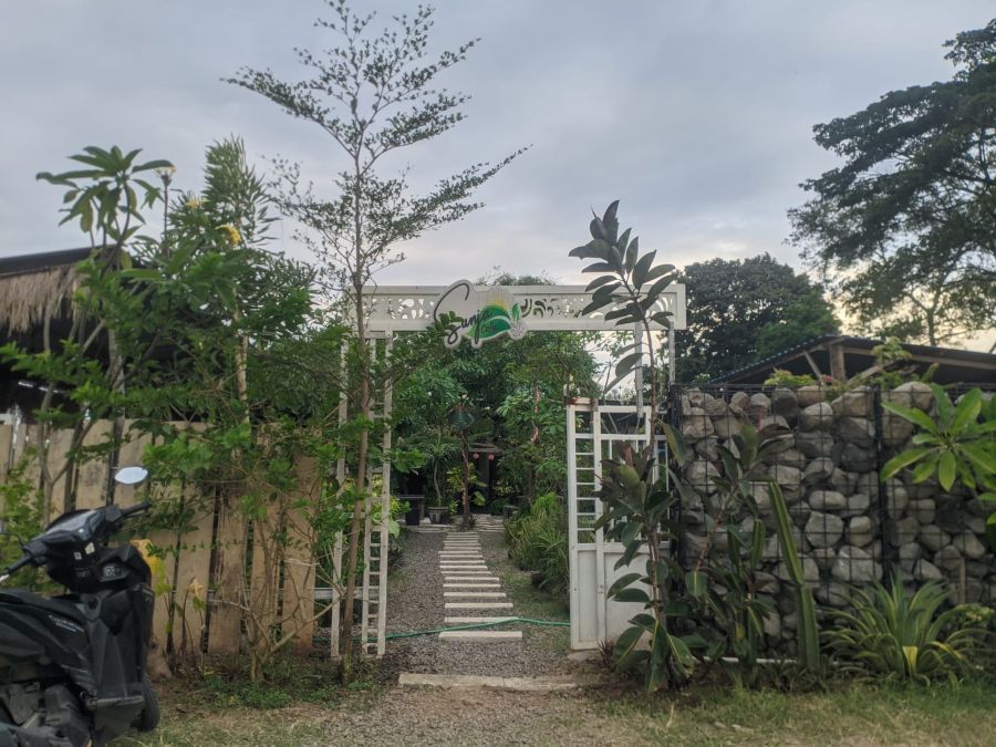 Sunja Cafe Mojosari, Mojokerto Tempat Nongkrong Tenang dengan Nuansa Sawah