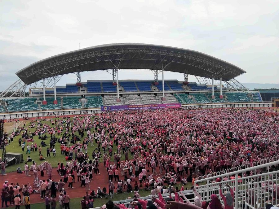 Bersama 14.000 ASN Gelorakan Semangat Kebersamaan, Bupati Fawait Pimpin OSMA