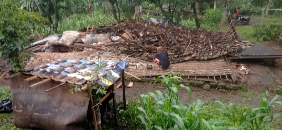 Pemkab Mojokerto Alokasikan Rp 25 Juta untuk 7 Rumah Terdampak Angin Puting Beliung di Ngoro 