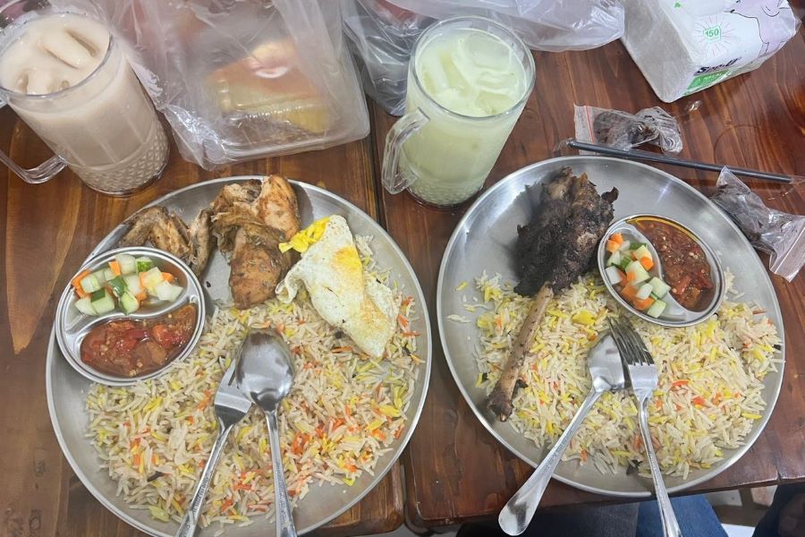 Nasi Kebuli Toyib Driyorejo, Gresik Hadirkan Konsep Bernuansa Kuliner Timur Tengah