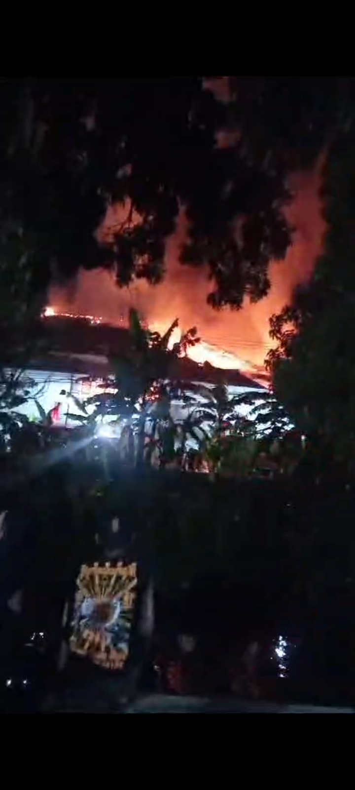 Breaking News:  Rumah Sakit Gatoel di Kota Mojokerto Terbakar