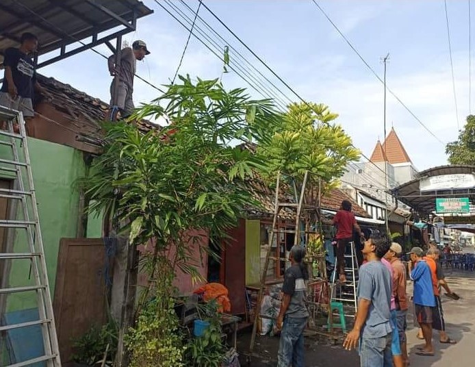 Gerdamas Sentanan Lakukan Bedah Rumah Warga Dhuafa