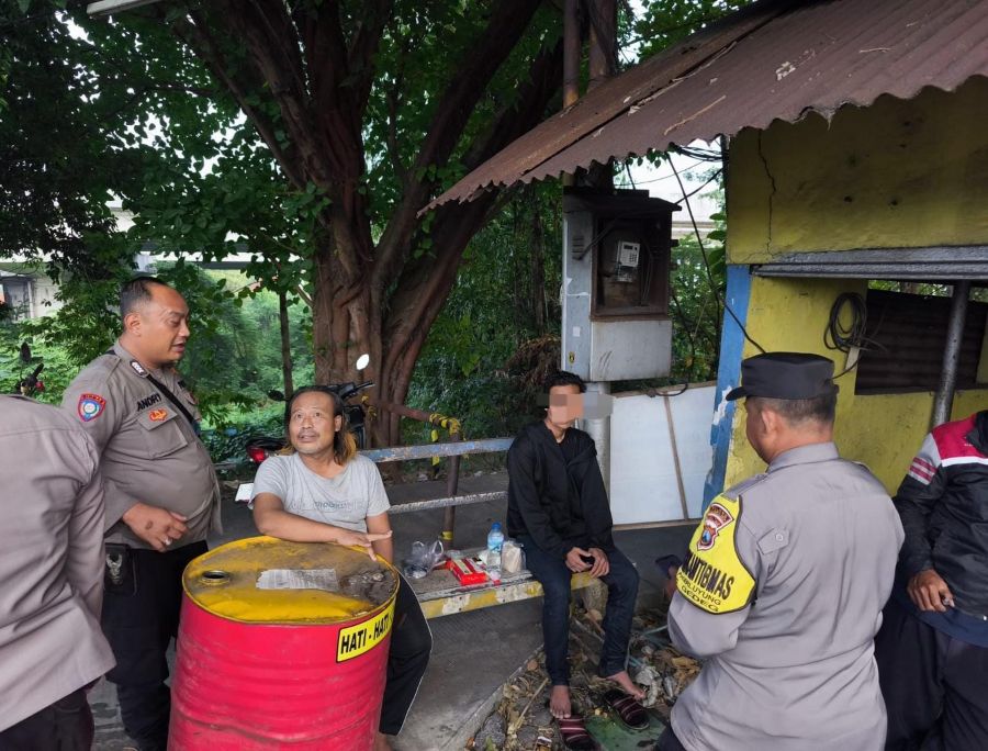 Aksi Nekat Pria Jombang Lompat dari Jembatan Pagerluyung Mojokerto Berhasil Diselamatkan Warga