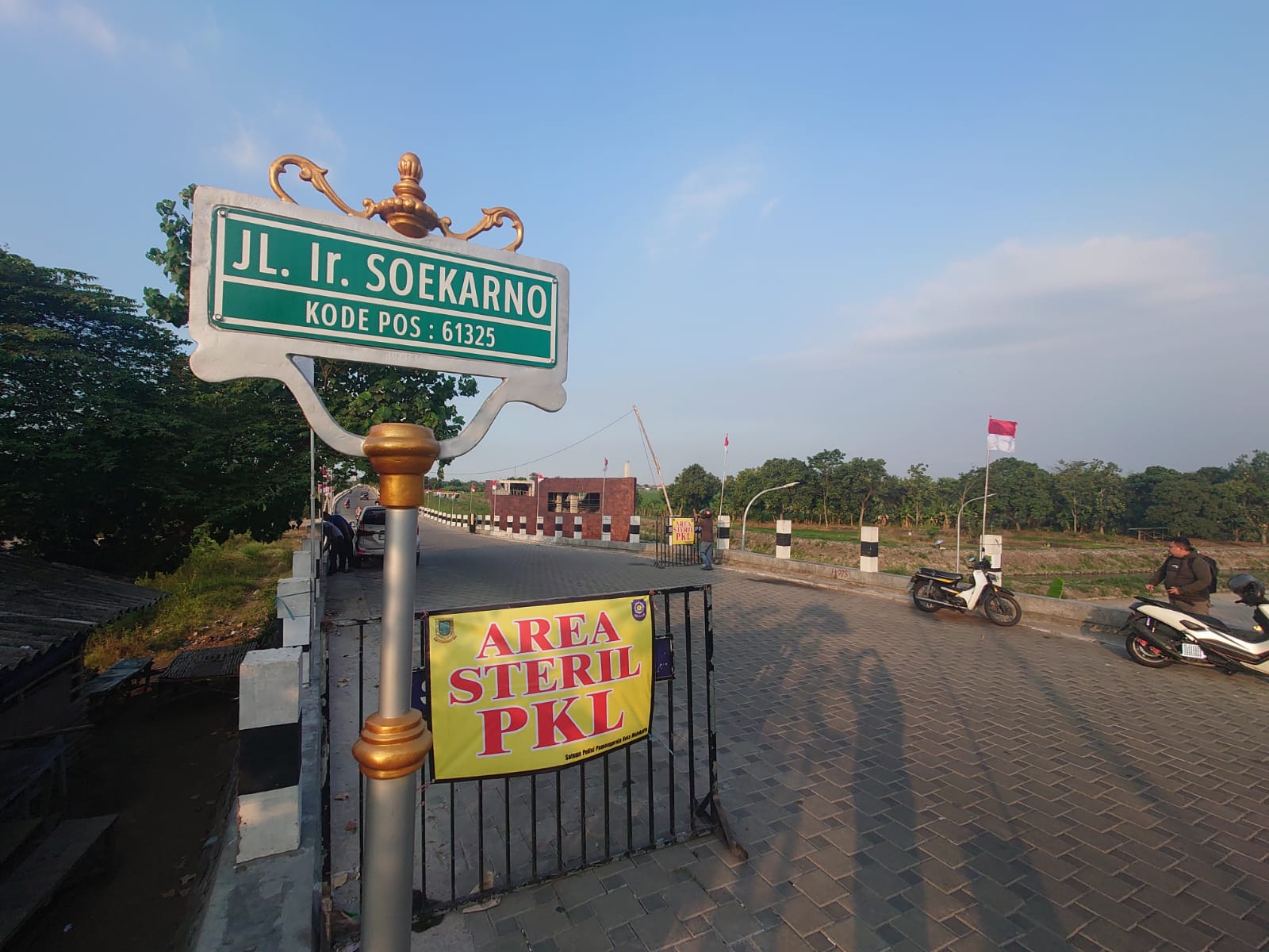 Jalan Ir Soekarno Kota Mojokerto Disteril dari PKL