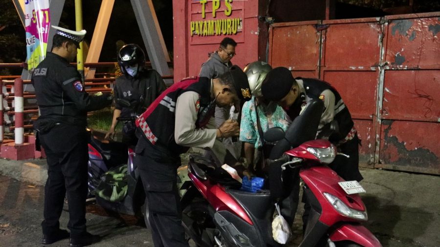 Cegah Aksi Premanisme, Polisi di Kota Mojokerto Gelar Razia Sajam dan Senpi
