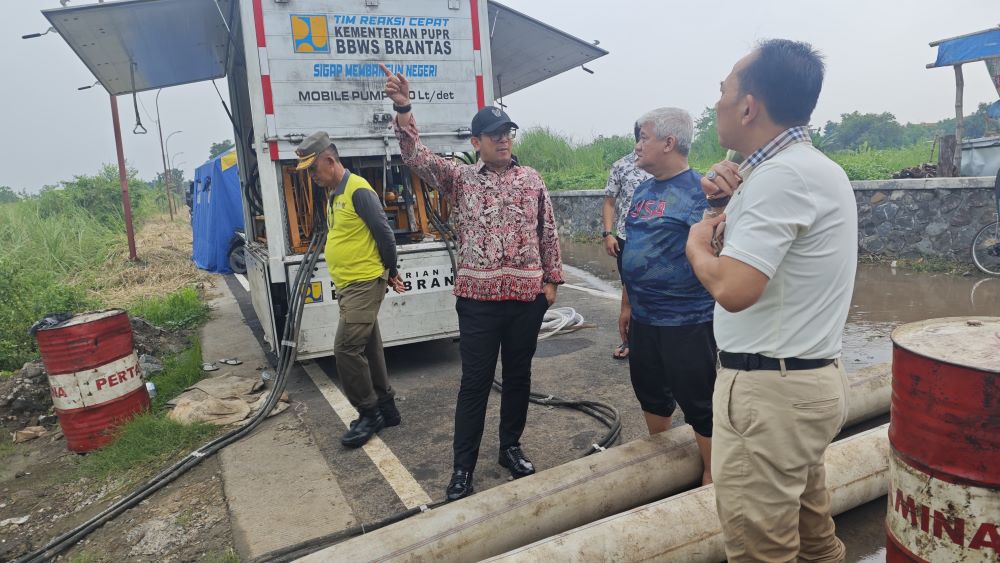 Bareng Bergerak Serentak Tangani Banjir