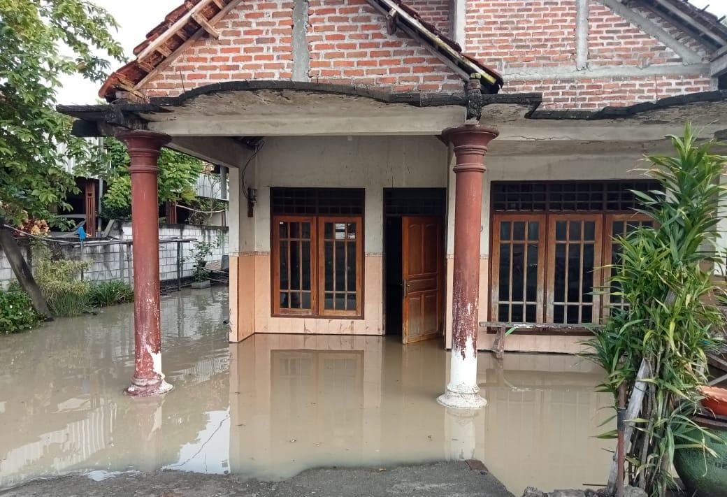 Rumah Warga di Dawarblandong Mojokerto Terendam Banjir Akibat Luapan Afur Sungai Lamong