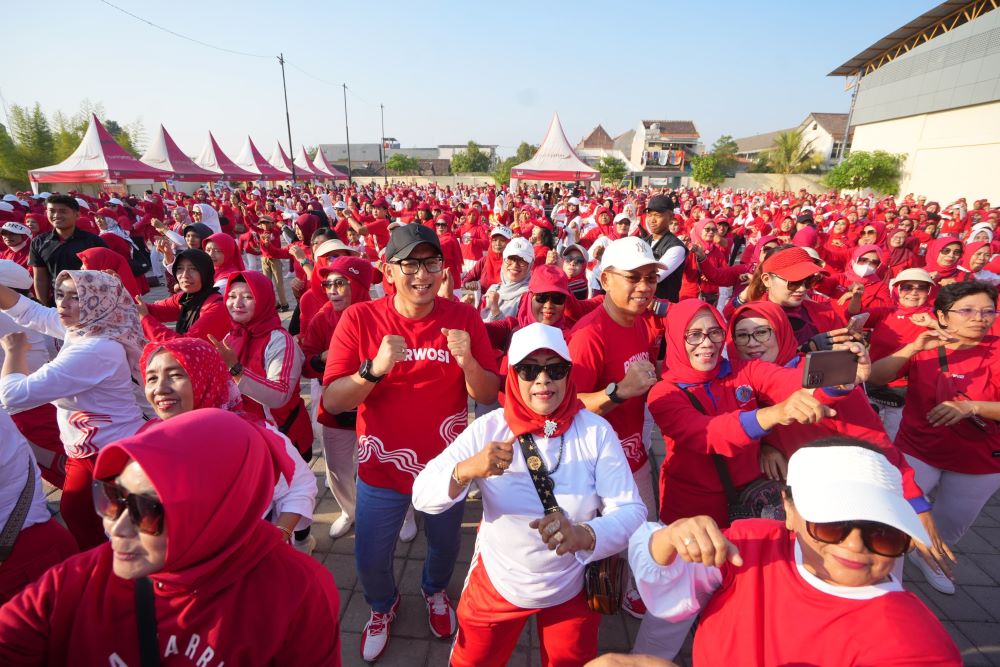 Ikuti Senam Merah-Putih, Mas Pj Kampanyekan Hidup Sehat dengan Terus Bergerak dan Olahraga