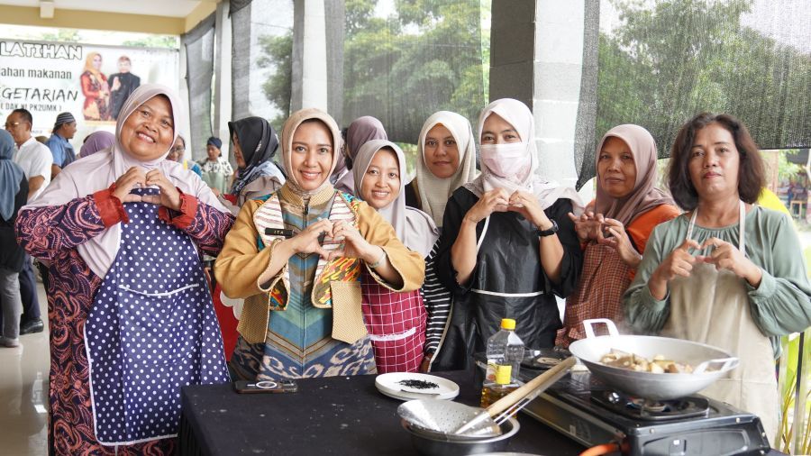 Diskopukmperindag Kota MojokertoGelar Pelatihan Pengolahan Makanan Vegetarian
