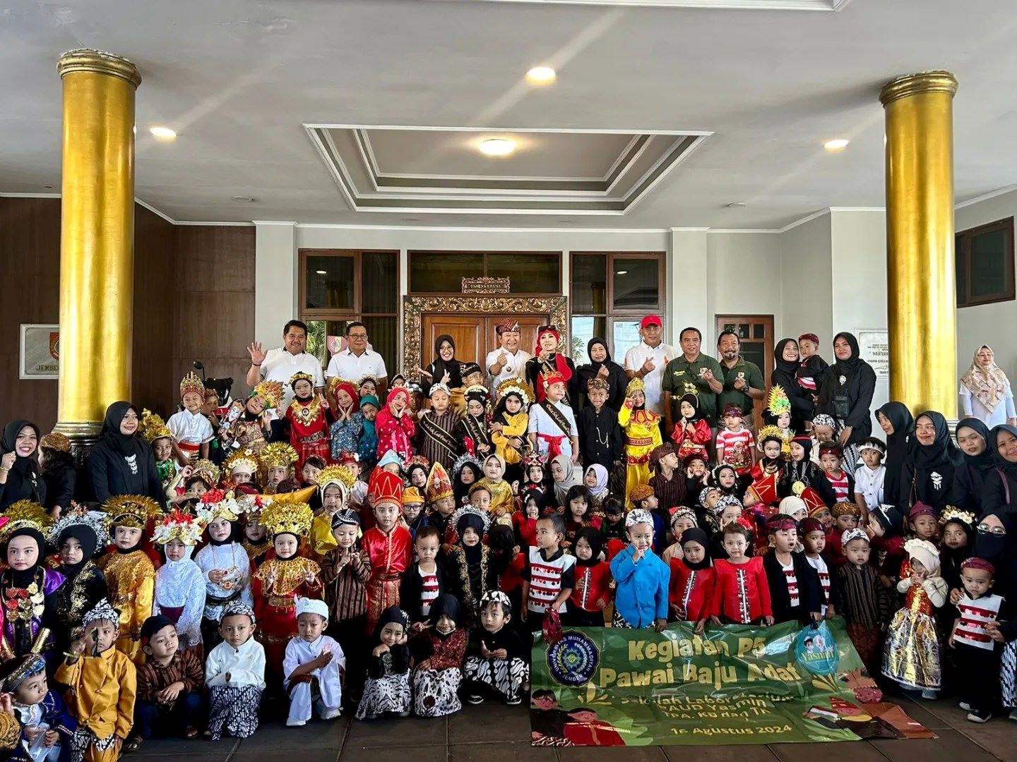 135 Anak-anak Paud Wisata Edukasi Kunjungi Kantor dan Tempat Kerja Bupati jember 