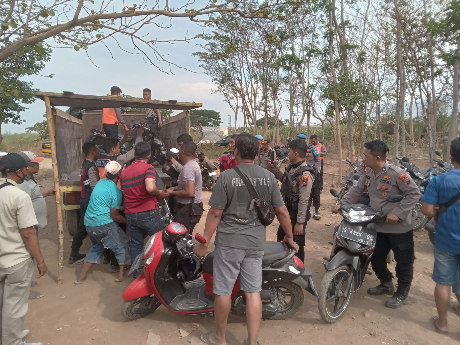 Polisi Gerebek Sabung Ayam  di Ngoro, 22 Ekor Ayam Disita