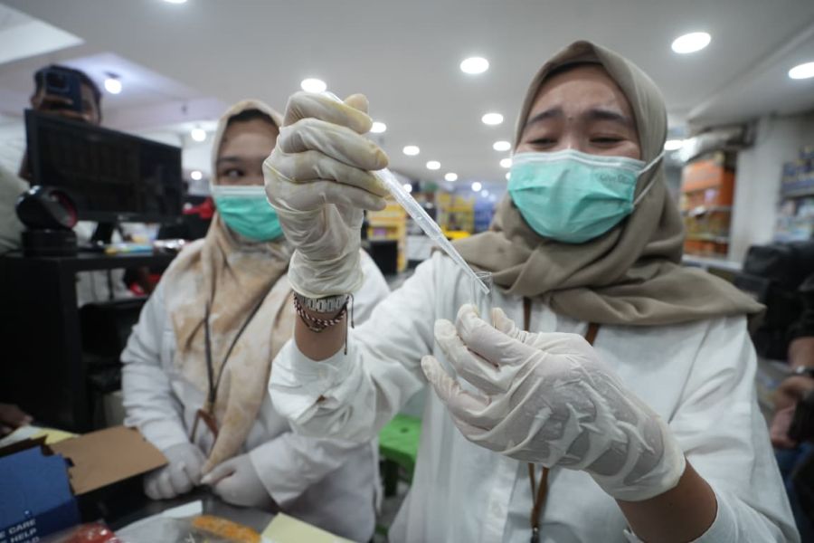 Jelang Nataru, Pemkot Mojokerto Sidak Makanan dan Minuman di Sejumlah Pusat Perbelanjaan