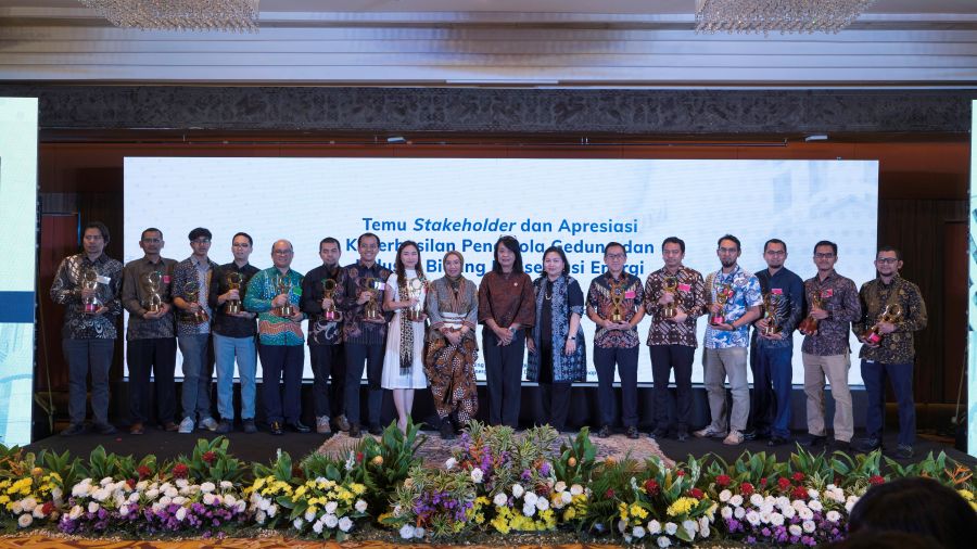 Dinilai Sebagai Perusahaan Hemat Air dan Energi, PT LNK Sabet Penghargaan Kementerian ESDM