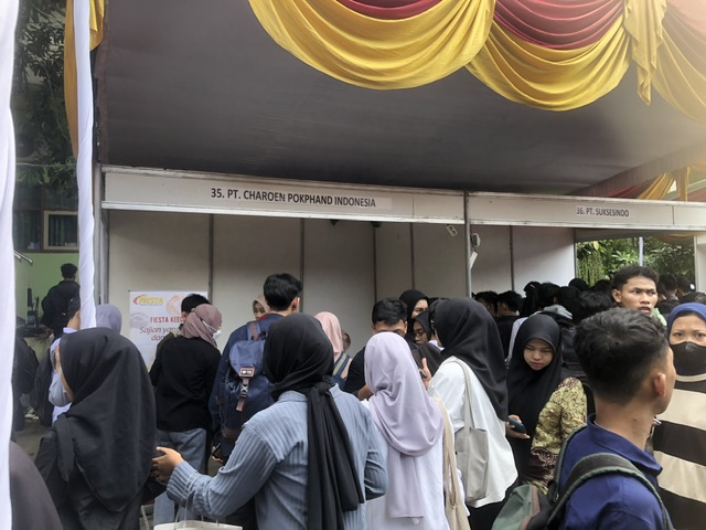 Dibanjiri Pengunjung, Jobfair di SMKN 1 Sooko Buka 3220 Lapangan Kerja