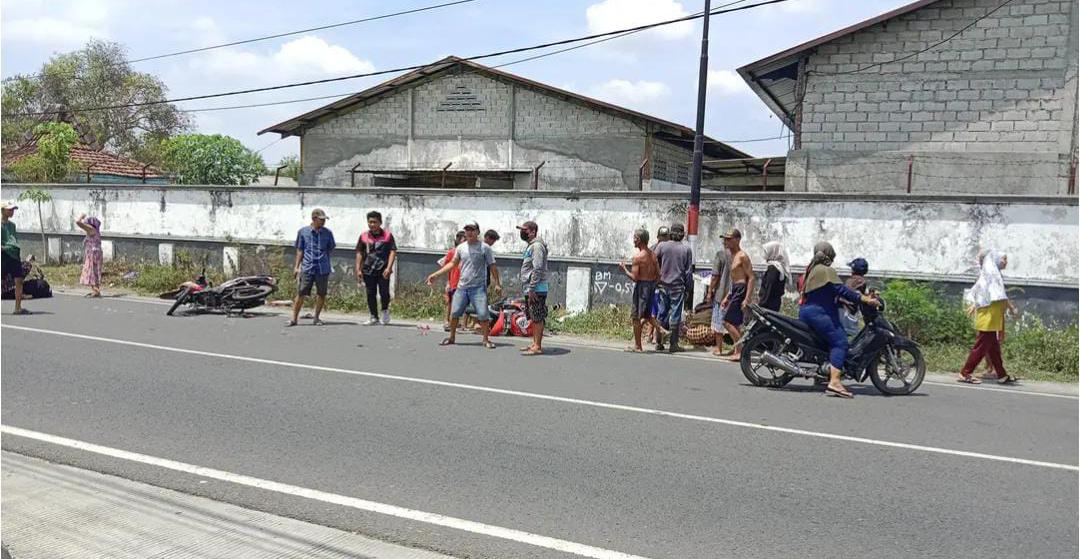 Pemotor Asal Sidoarjo Tewas Usai Terlibat Kecelakaan di Gedeg Mojokerto