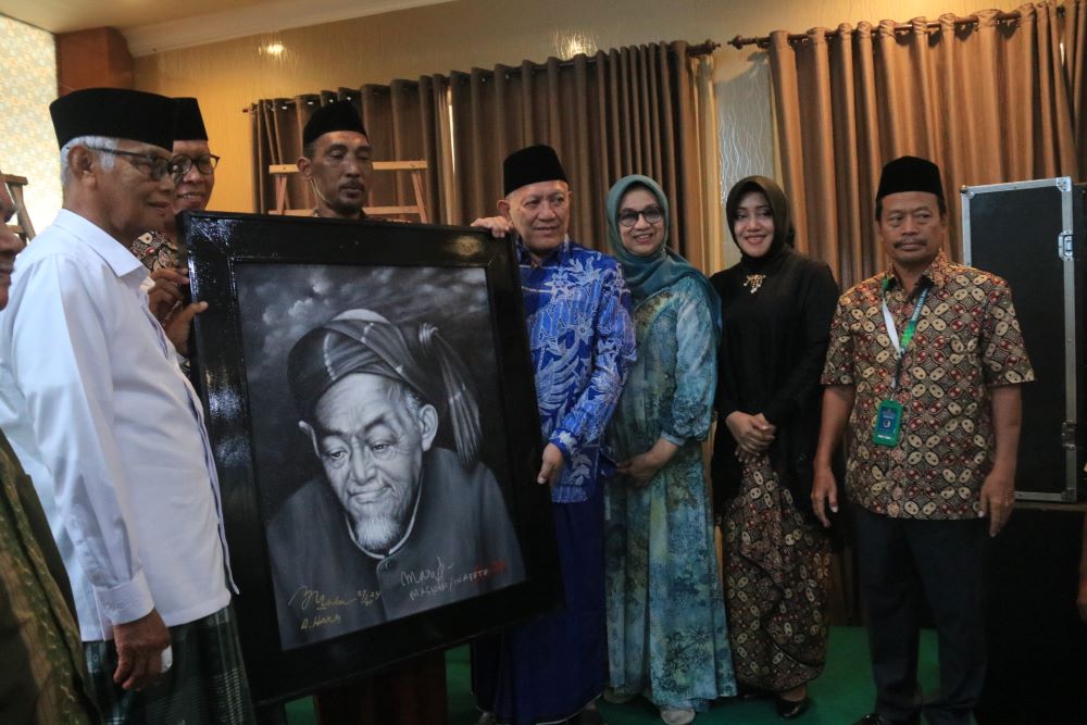 Bupati Mojokerto Hadiri Rakernas Alumni Pesantren Tebuireng