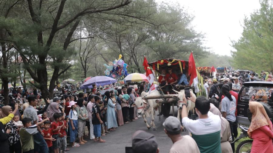 Rayakan Lebaran Ketupat Kawasan Watu Ulo Jember Dipadati Pegon