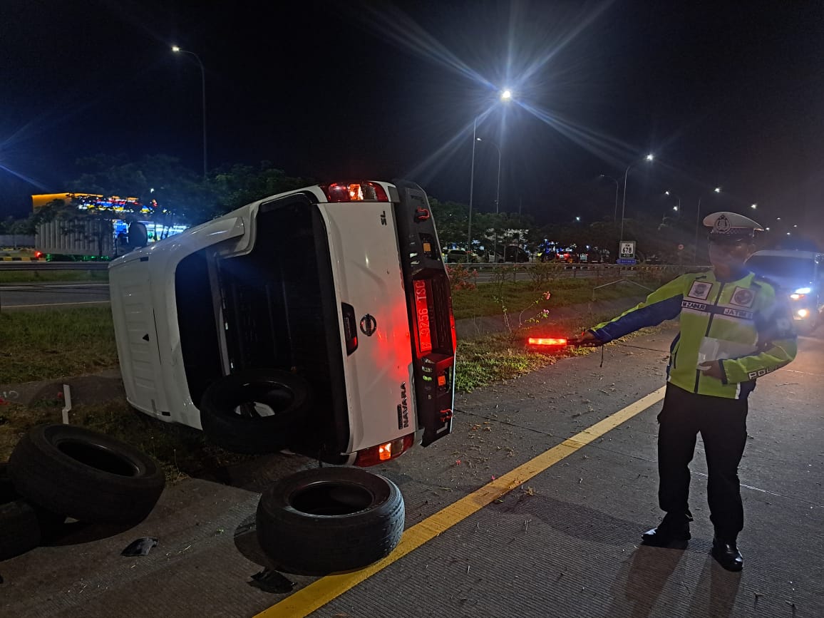 4 Orang dari Rombongan Bea Cukai Kediri Terluka Akibat Kecelakaan di Tol Jombang-Mojokerto