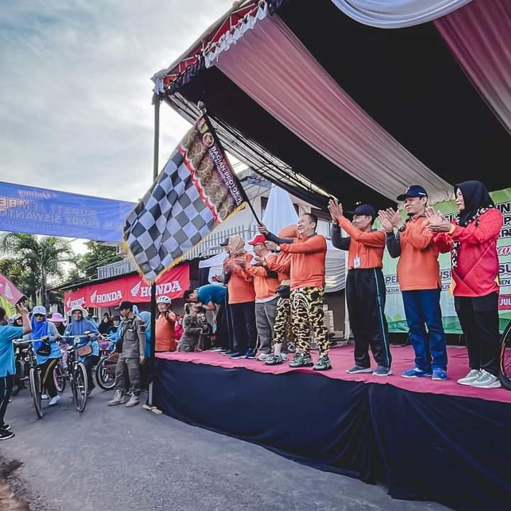  Sepeda Santai dan  Parade Traktor Semarakkan Peringatan Hari Koperasi di Kencong, Jember