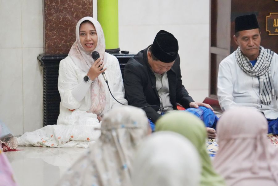 Ning Ita Sosialisasikan Program Pembangunan di Sela Safari Ramadan