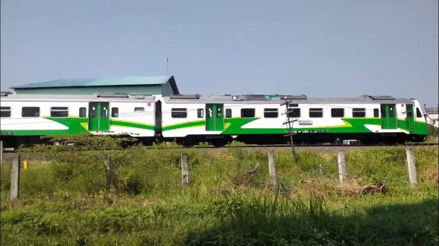 KA Commuter Line Jenggala: Transportasi Alternatif Warga Mojokerto 