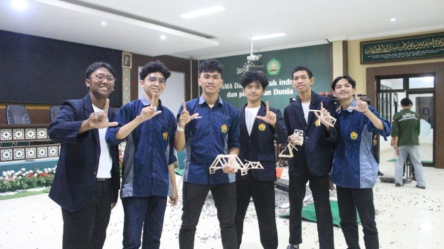 Jembatan 70 Kilogram Antar Teknik Sipil, Mahasiswa Unej Raih Dua Gelar di Civil Bridge Competition 2026