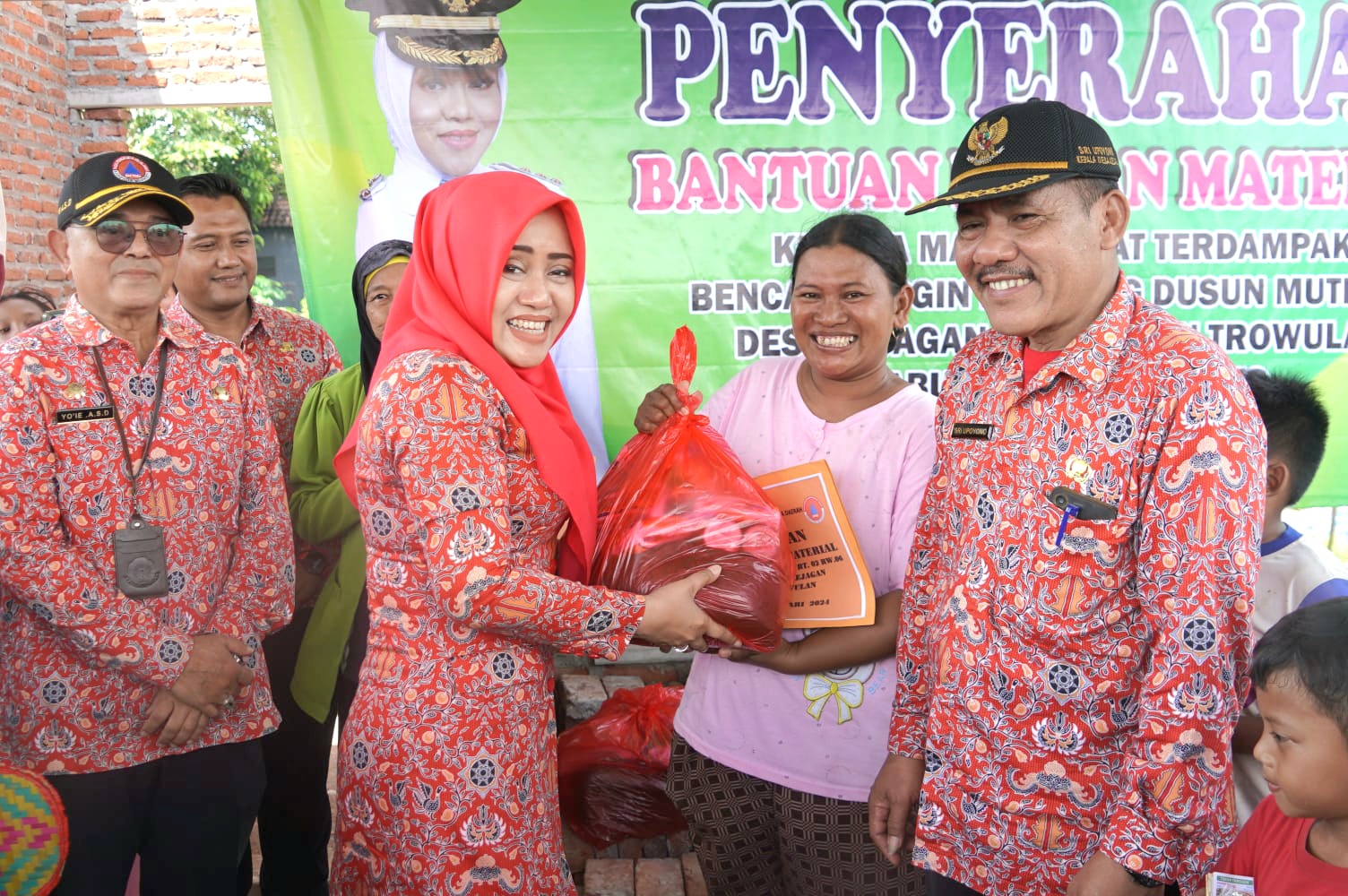 Dua Rumah Warga Terdampak Angin Kencang di Mojokerto Mendapat Bantuan