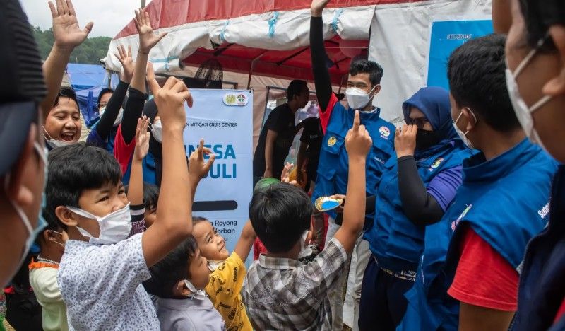 Unesa Beri Keringanan Biaya Kuliah Hingga Beasiswa Mahasiswa Asal Aceh dan Sumatera 