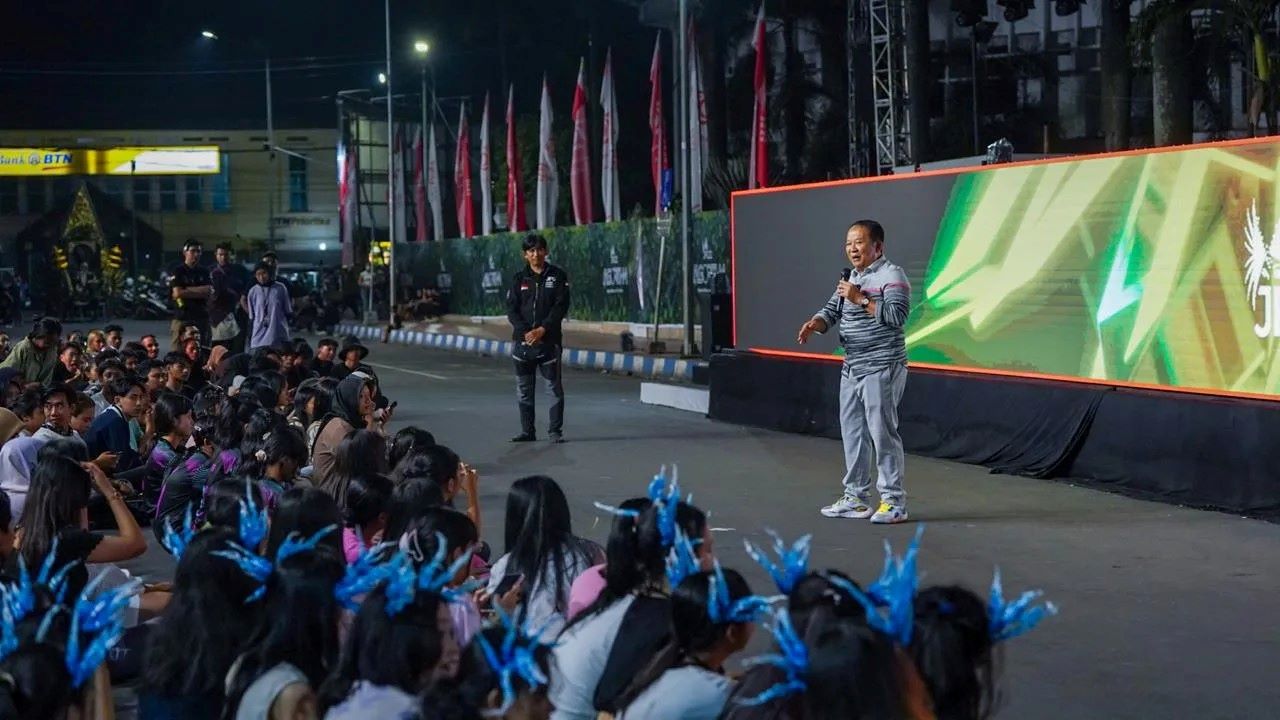 Pertama Kali di Indonesia, Jember Fashion Carnaval Diwarnai Penyulutan Kembang Api dari Jepang