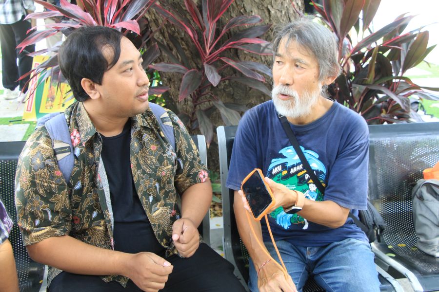 Dosen Jepang Terpikat Musik Patrol Jember, Kaget Dengar Kokoro no Tomo