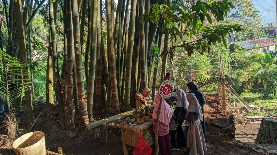 Destinasi Unik di Trawas Mojokerto, Pasar Pring Sewu : Pasar Tradisional Bernuansa Alam 