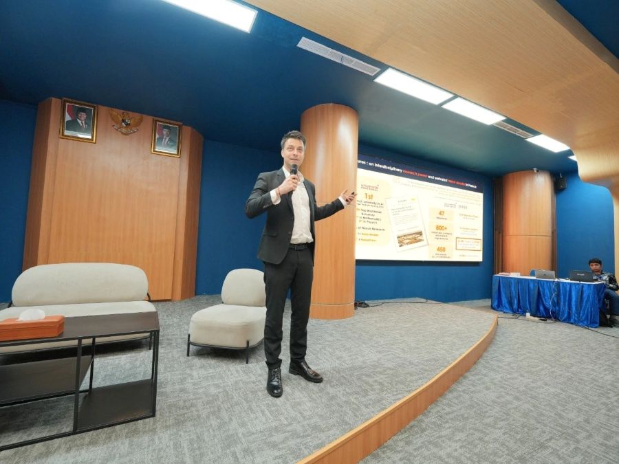 Revolusi AI Tak Terbendung, Unair Gandeng Pakar Prancis Bahas Masa ...