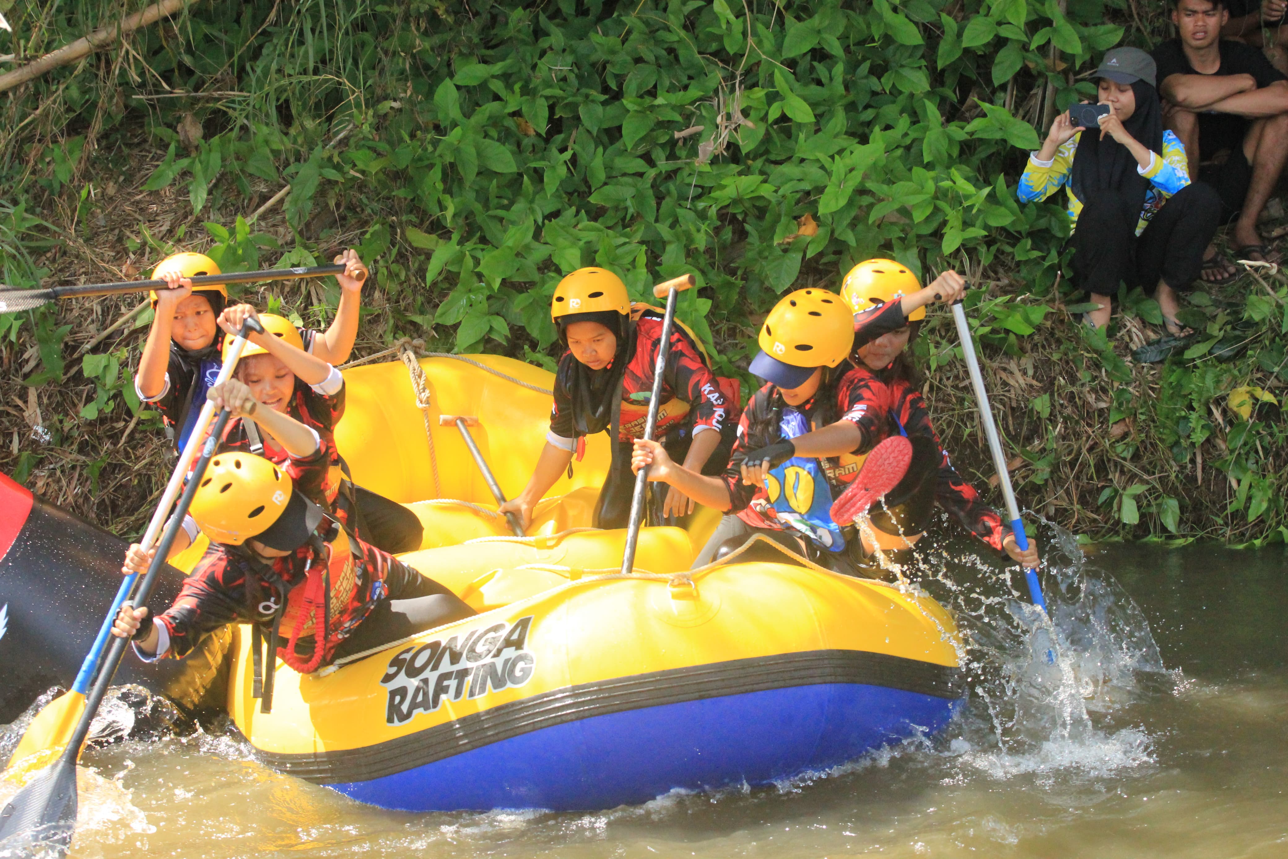 Tim Arung Jeram Putri Kabupaten Mojokerto Raih Perunggu di Porprov Jatim IX/2025