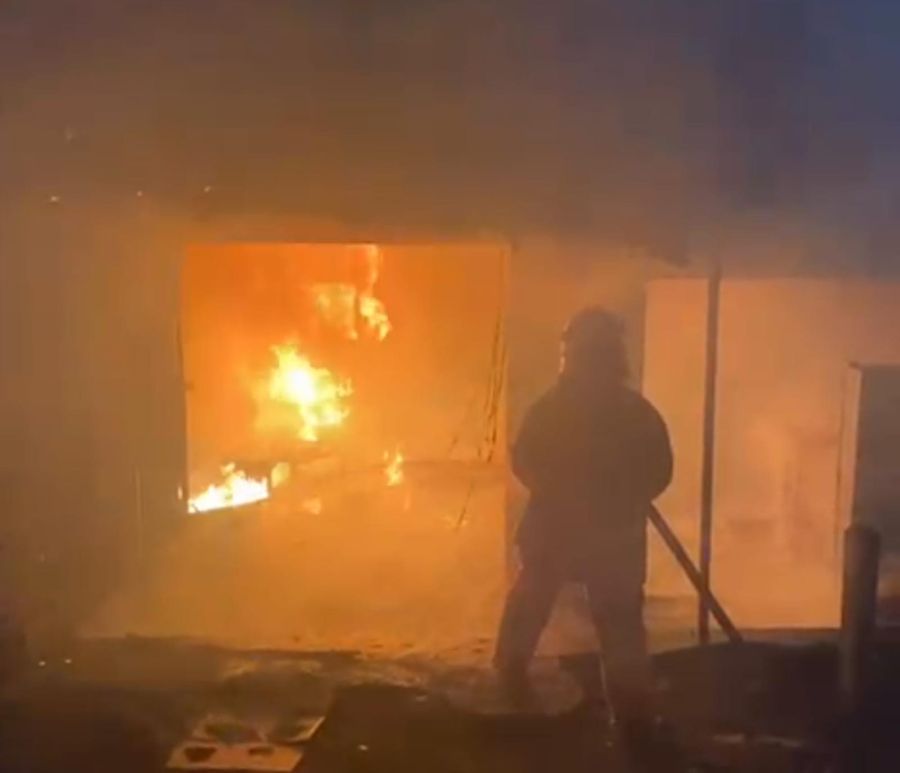 Tempat Usaha Makan di Mojokerto Terbakar, Tiga Unit PMK Dikerahkan