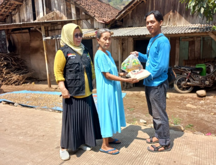 Sahabat Yatim Dhuafa Mojokerto Bagikan 53 Paket Sembako